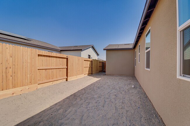 Building Photo - Villages of Gosford Home!