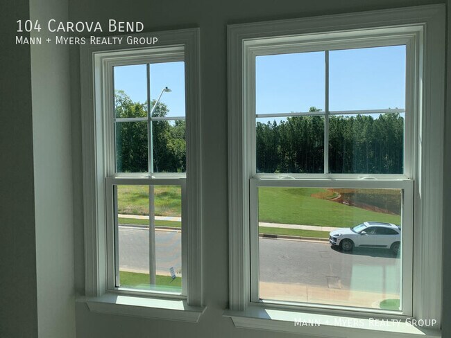Building Photo - 104 Carova Bnd