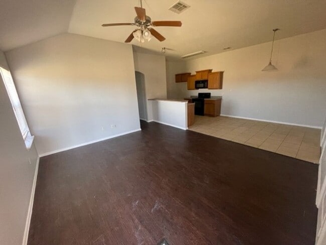 Building Photo - 1912-2000 Prosperity Trail