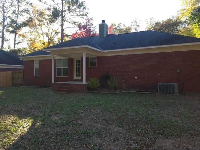 Building Photo - FOR RENT in NORTH COLUMBUS! Available NOW!