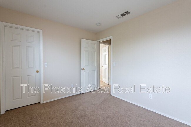 Building Photo - 11928 W Columbine Dr