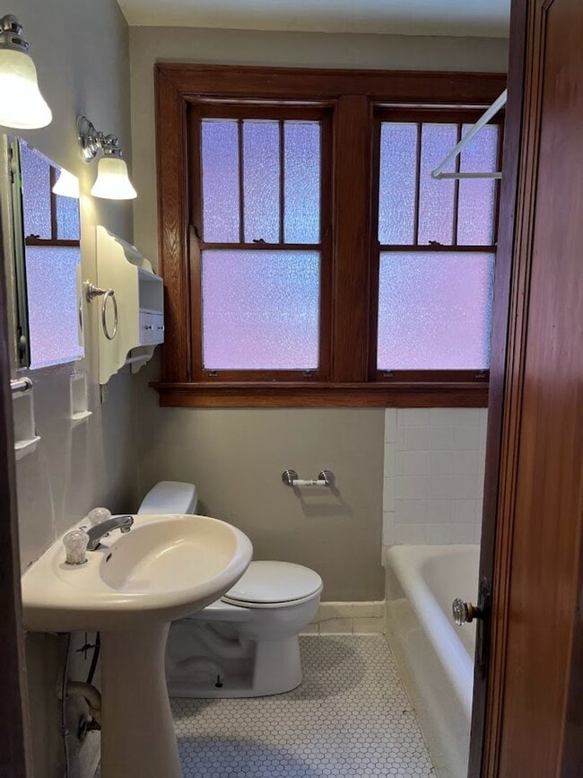 Building Photo - 2021 Scott St