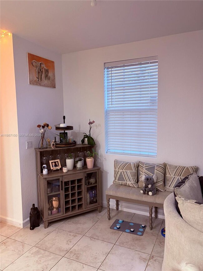 Building Photo - 4002 NW 11 Dr