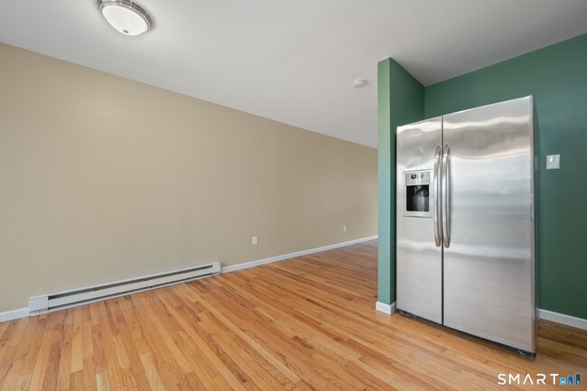 Building Photo - 92 Cynthia Ln