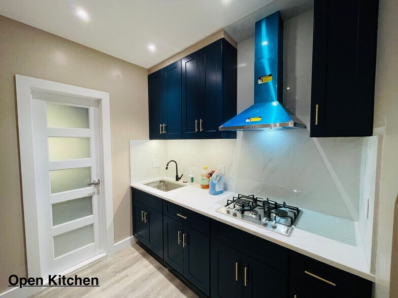 Full Kitchen w. Gas Stove - 55 Louis Graziuso Sr Dr