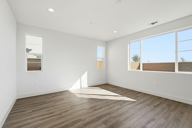 Building Photo - 5728 Placer Dr