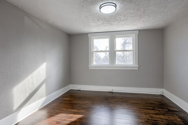 Building Photo - 4922 N 35th St