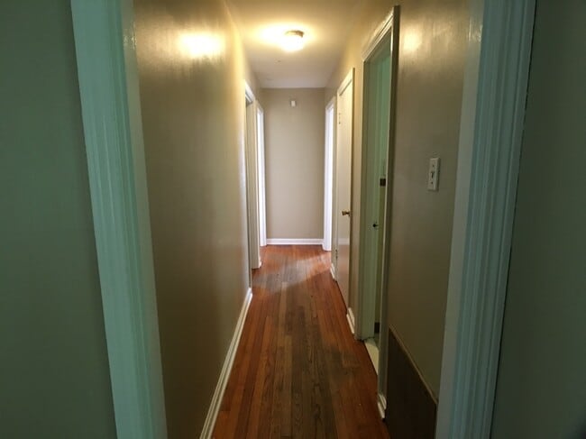 Building Photo - 307 32nd E Pl