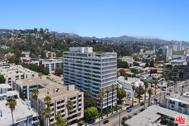 Building Photo - 7135 Hollywood Blvd