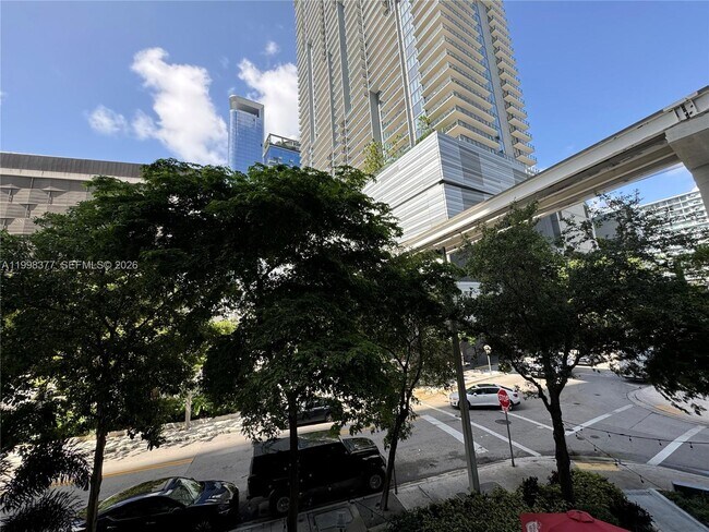 Building Photo - 31 SE 6th St