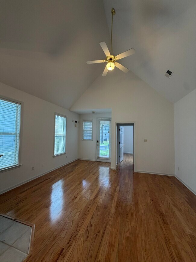 Building Photo - 1207 Harbor River Dr