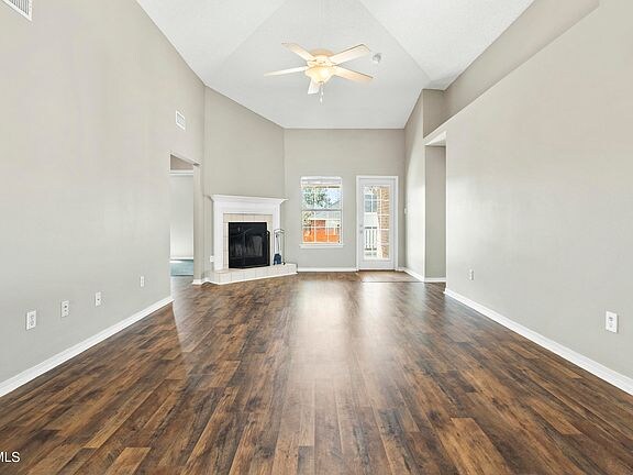 Building Photo - 15095 Cedar Springs Dr