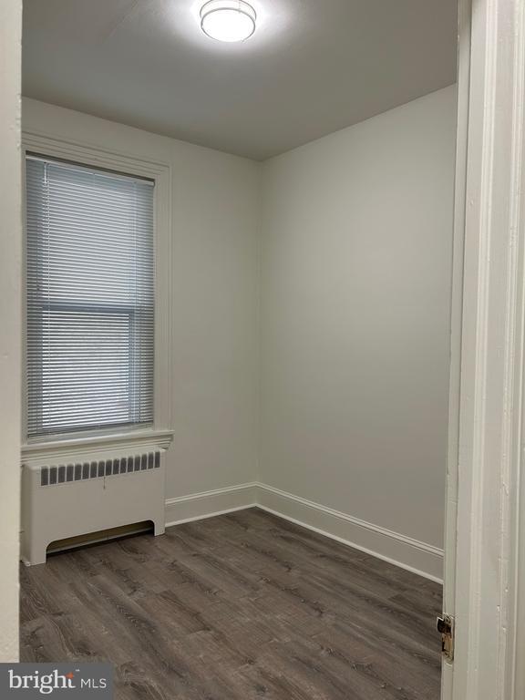 Building Photo - 206 W Gay St