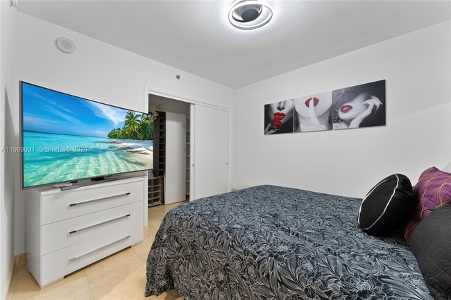 Building Photo - 1830 S Ocean Dr