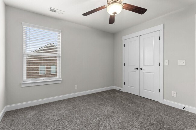 Building Photo - 3BR Home with Bonus Loft & Spa-Inspired Primary Suite