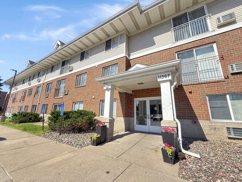 Primary Photo - Crown Ridge Apartments