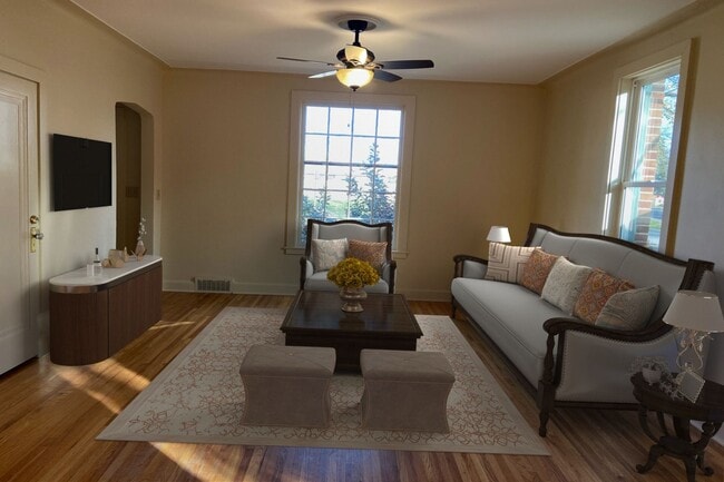 Building Photo - Charming & Updated Home in Prime St. Louis Park Location