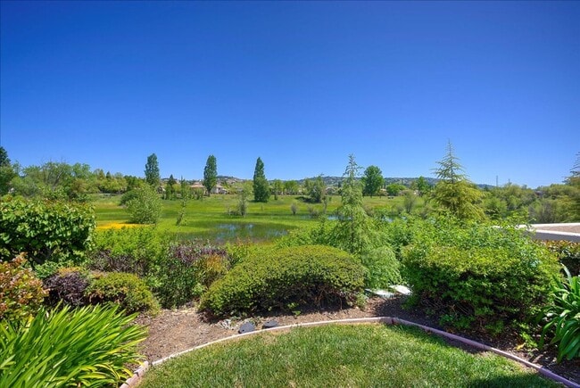 Building Photo - Upgraded 2BD/2BA Condo Near Empire Ranch G...