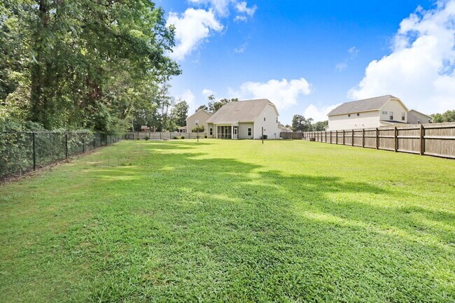 Building Photo - GORGEOUS 4 BR, 2.5 BA *OLDE MILL CREEK in Goldsboro* PIKEVILLE SCHOOLS