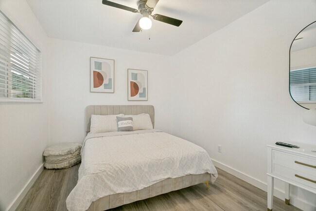Building Photo - 1273 Palisades Dr