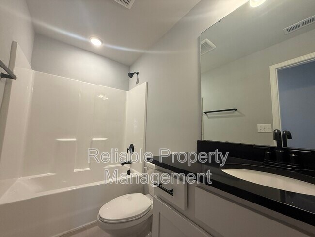 Building Photo - 658 Cupota Dr