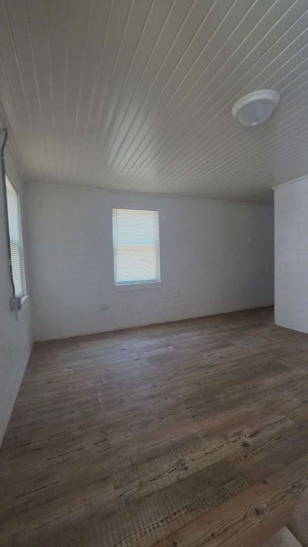 Building Photo - 1404 S Jackson St