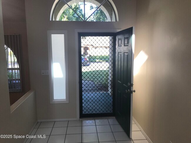 Building Photo - 3166 Lago Vista Dr