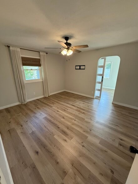 Building Photo - 612 Kinzer Ave