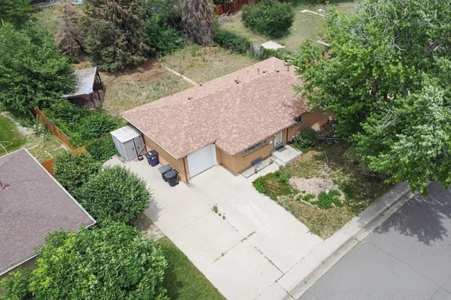 Building Photo - 3025 W Saratoga Ave