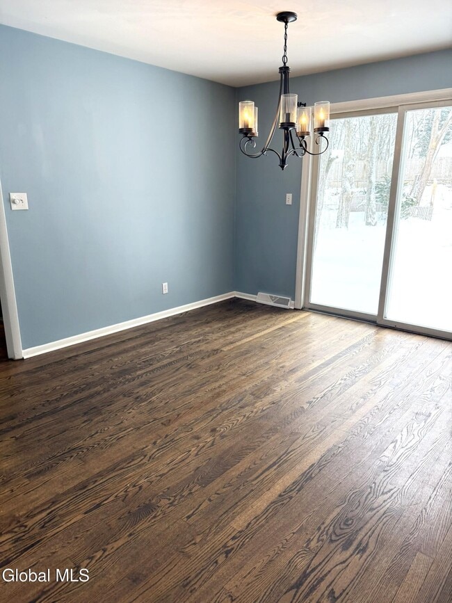 Building Photo - 10 Willey St