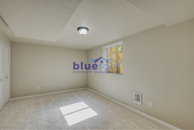 Building Photo - 10626 NE Knott St