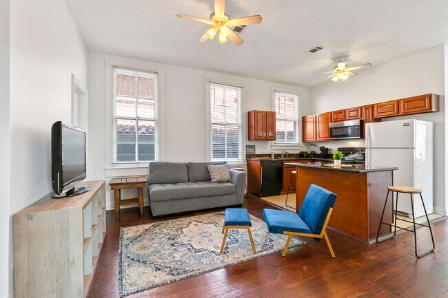 Building Photo - 2231 S Carrollton Ave