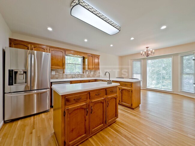 Building Photo - 4 Bedroom, 4.5 Bath Home in Heart of Hoover