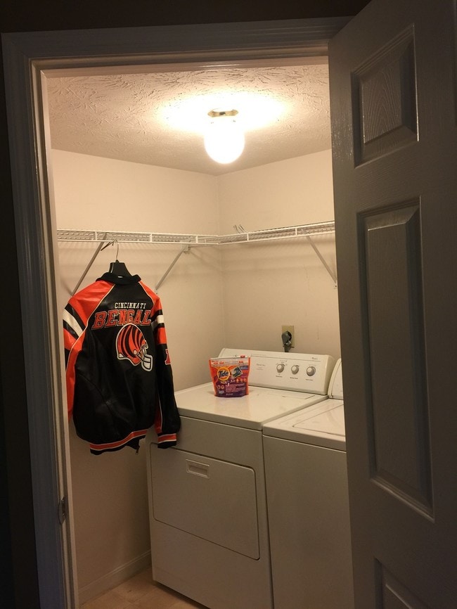 laundry room - 1343 Sprucewood Ct
