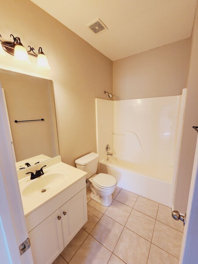Building Photo - 446 Savannah Cove