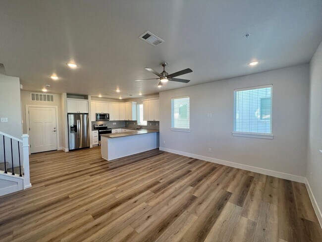 Building Photo - 4125 24th Street Rd
