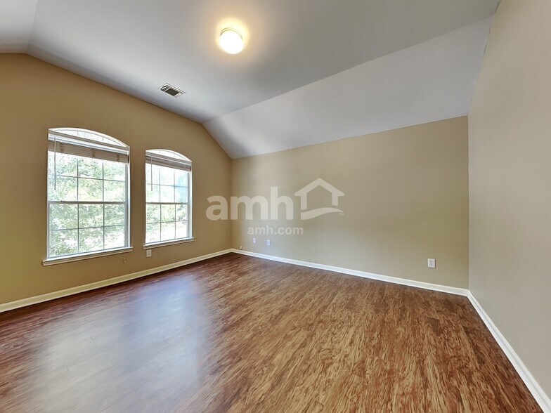 Building Photo - 13775 Running Bear Dr