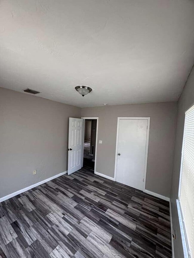 Building Photo - 3309 Avenue S