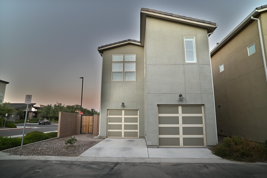 grage entrace - 1326 N Zane Dr