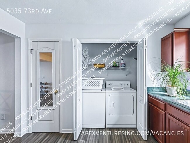 Building Photo - 5035 73rd Ave
