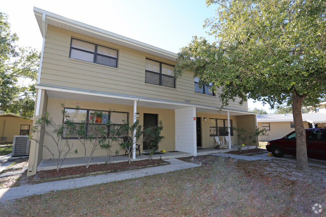 Building Photo - Rainbow Village/ Heritage Oaks