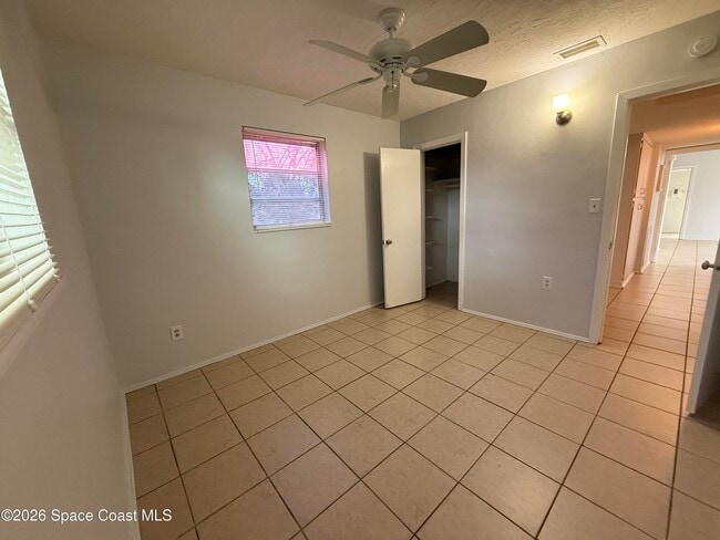 Building Photo - 1218 Willow Ln