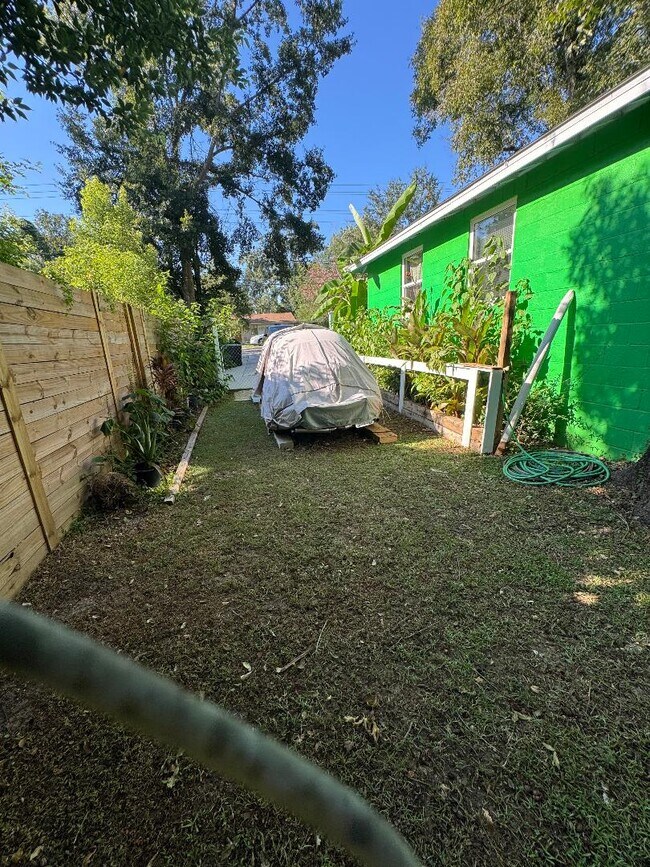 Building Photo - 1612 Pepper Dr