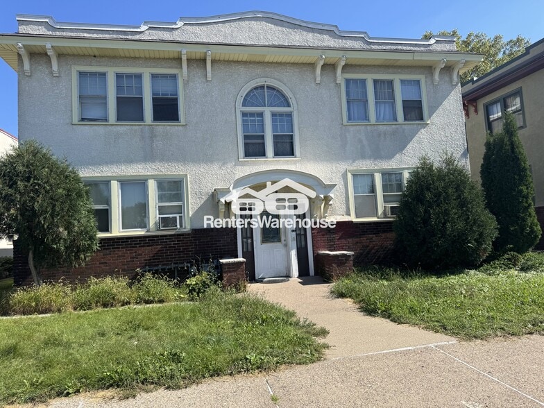 Building Photo - 3925 Chicago Ave