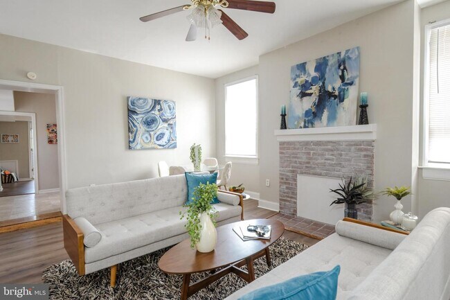 Building Photo - 104 S Loudoun St