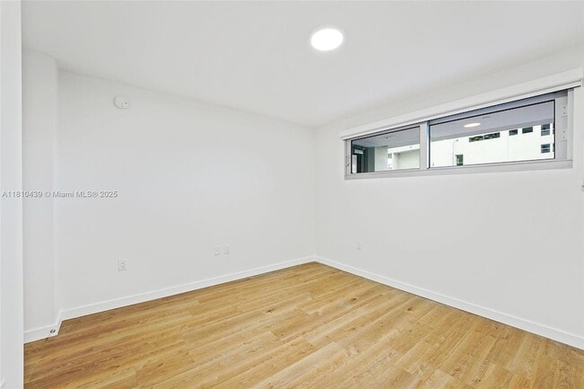 Building Photo - 1500 Bay Rd
