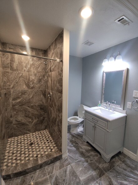 Building Photo - 25745 Dulaney St