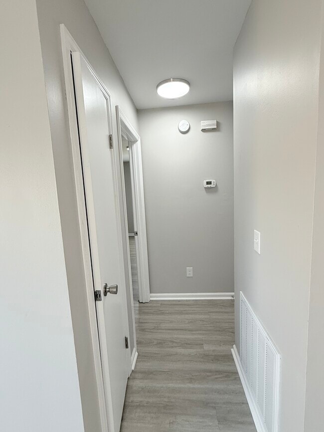 Building Photo - 620 Scott St