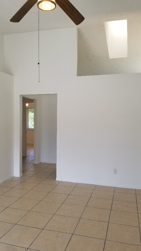 Building Photo - 1661 SE Lennard Rd