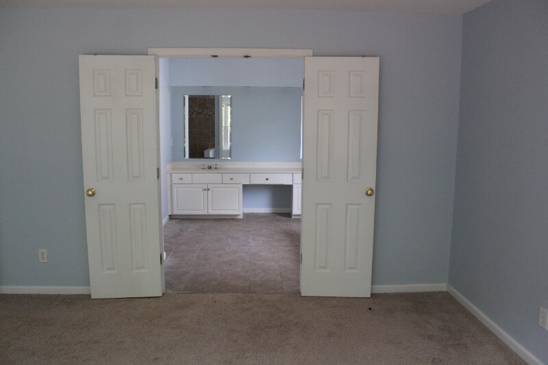 Building Photo - 400 Stedford Ln